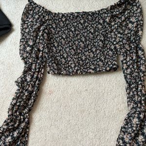 WILD FABLE floral long sleeve crop